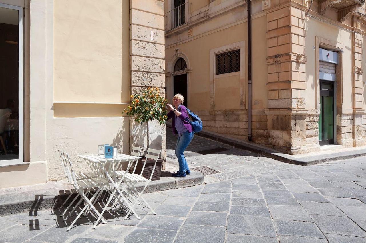 44 Steps - Enjoy Noto Apartamento Exterior foto