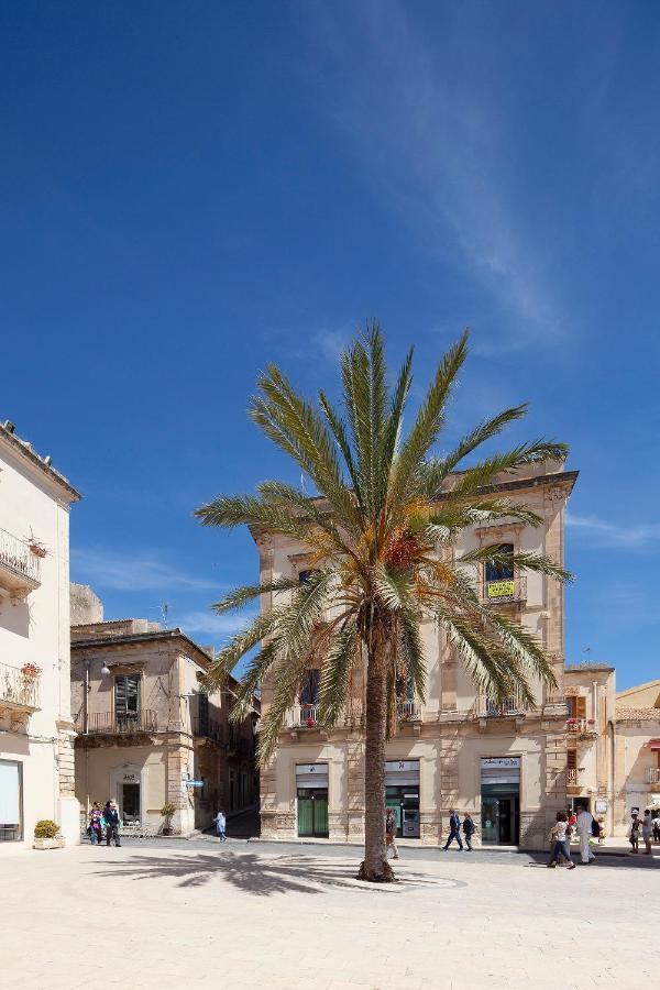 44 Steps - Enjoy Noto Apartamento Exterior foto